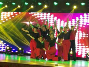 蕪湖郵政工會(huì)職工健身舞蹈《今夜舞起來》在安徽省郵政行業(yè)職業(yè)技能大賽頒獎(jiǎng)晚會(huì)獲好評(píng)